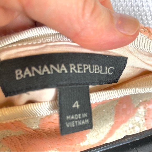 Banana Republic Cream and Blush sequence mini skirt womens Size 4 - Picture 9 of 9